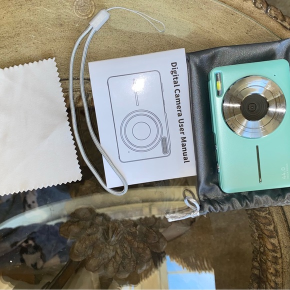 Digital Camera - Picture 5 of 8